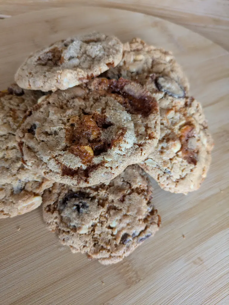 Cookies aux cacahuètes & éclats de caramel beurre salé | 10 pièces